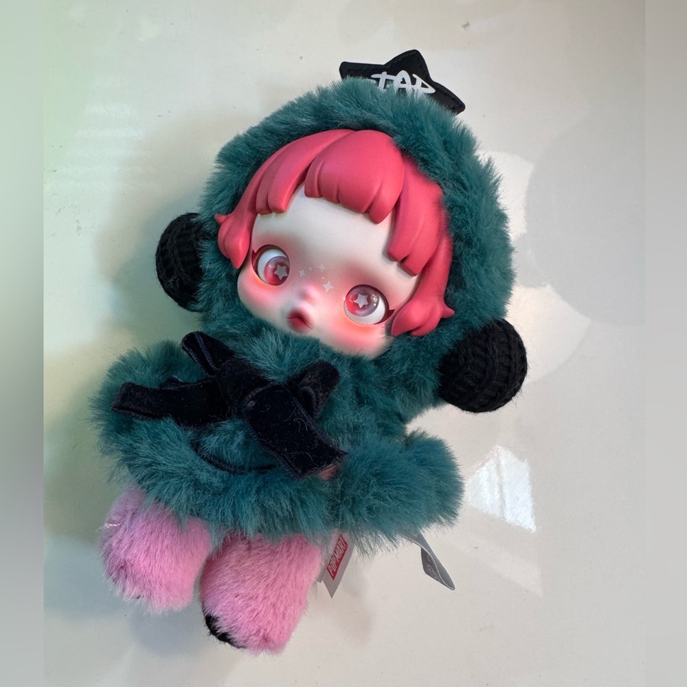 POPMART Skull Panda - "Winter Symphony"